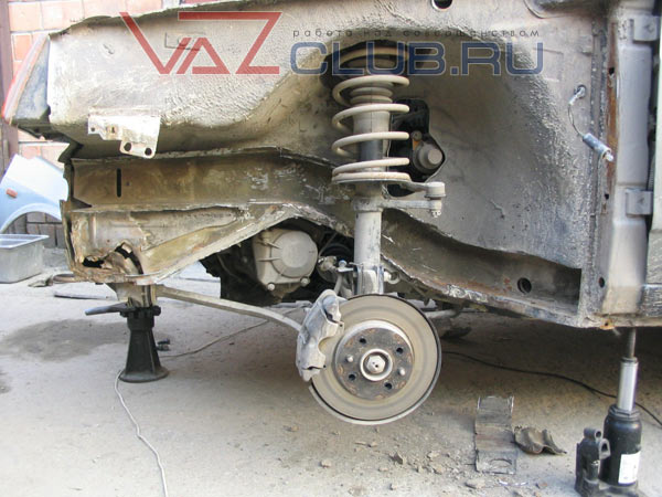 Замена передней стойки подвески на авмомобиле ВАЗ-2114-2115.